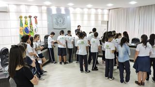 Escola Municipal participa do Programa "Conheça o Legislativo"