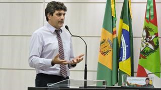 Plenário aprova requerimentos dos vereadores do PT e do PSDB